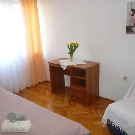 Apartment In Core Area Of Seline Starigrad Paklenica