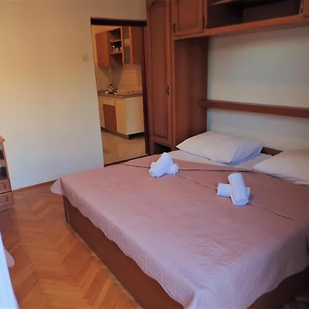 Apartment In Core Area Of Seline Starigrad Paklenica