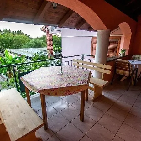 Apartment In Core Area Of Seline Starigrad Paklenica
