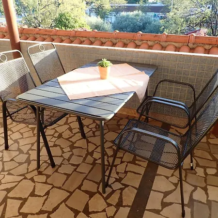 In Core Area Of Seline Apartment Starigrad Paklenica